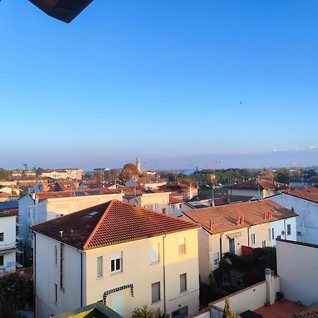 Attico A 2 Passi Dalla Stazione E Centro Storico Ravenna Luaran gambar