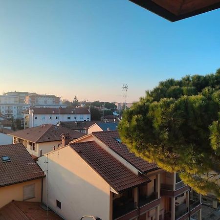 Attico A 2 Passi Dalla Stazione E Centro Storico Ravenna Luaran gambar