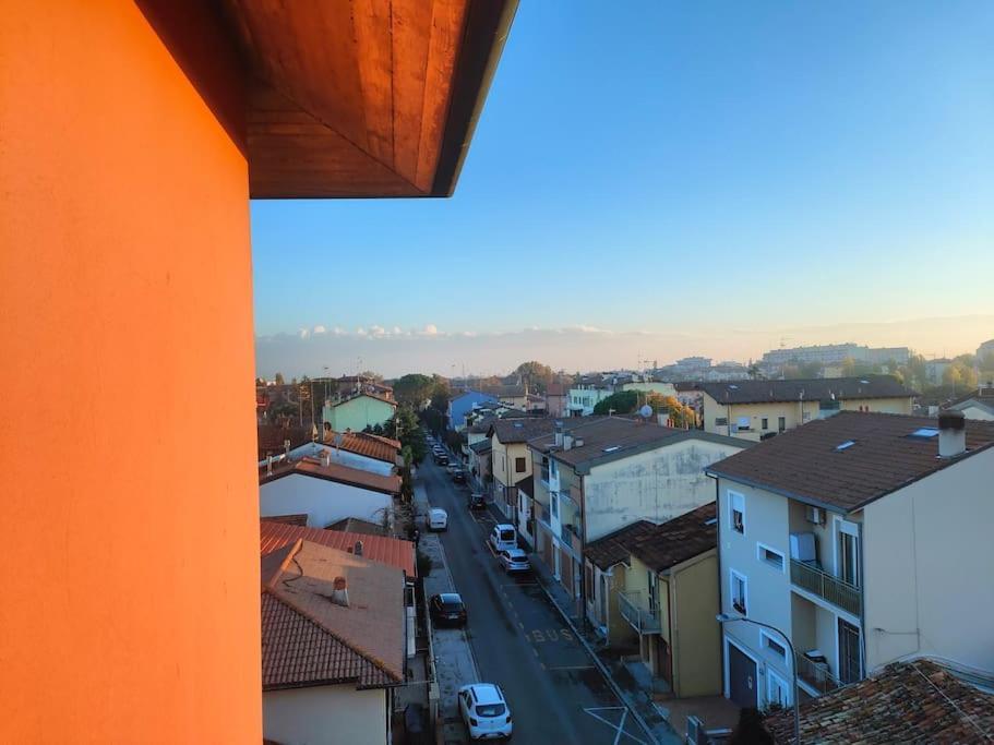 Attico A 2 Passi Dalla Stazione E Centro Storico Ravenna Luaran gambar