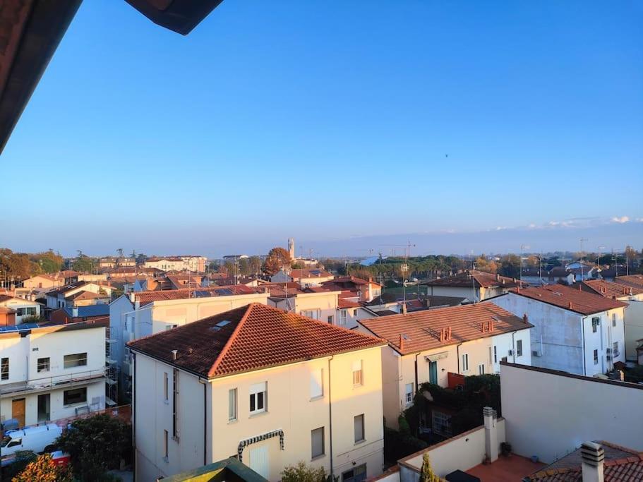Attico A 2 Passi Dalla Stazione E Centro Storico Ravenna Luaran gambar
